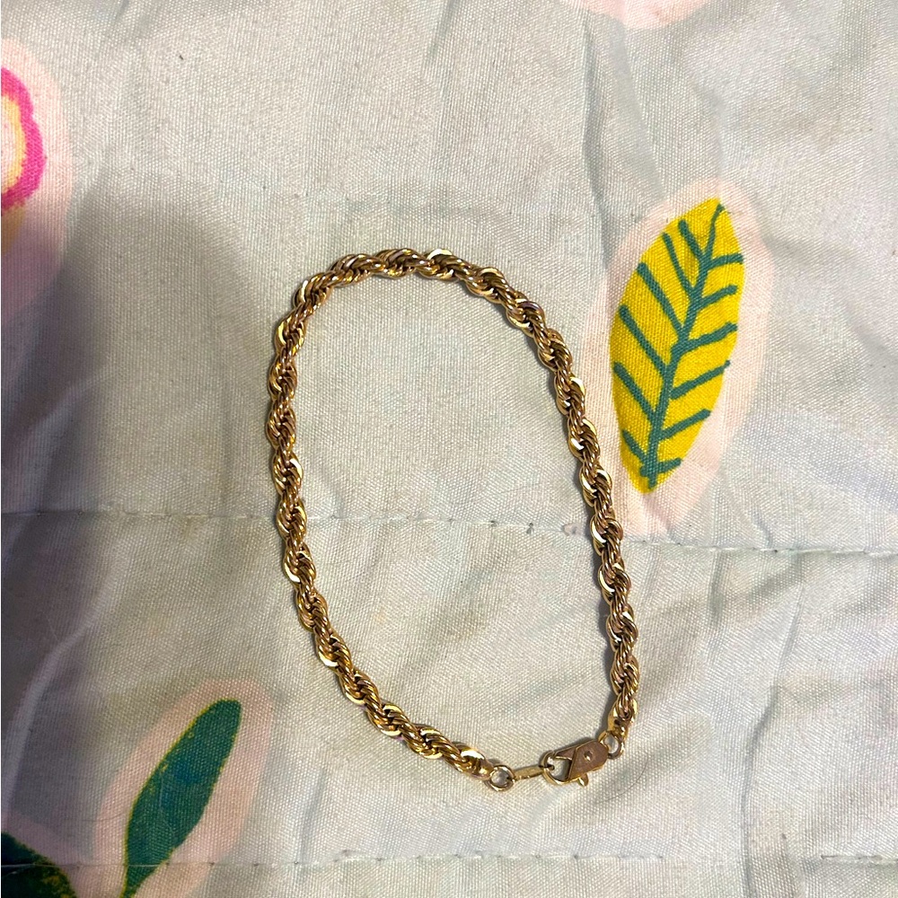NWOT Gold plated rope bracelet